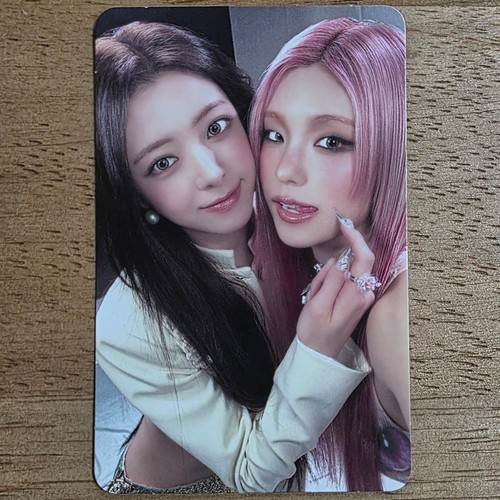 Yuna yeji unit - yeji, cartolina